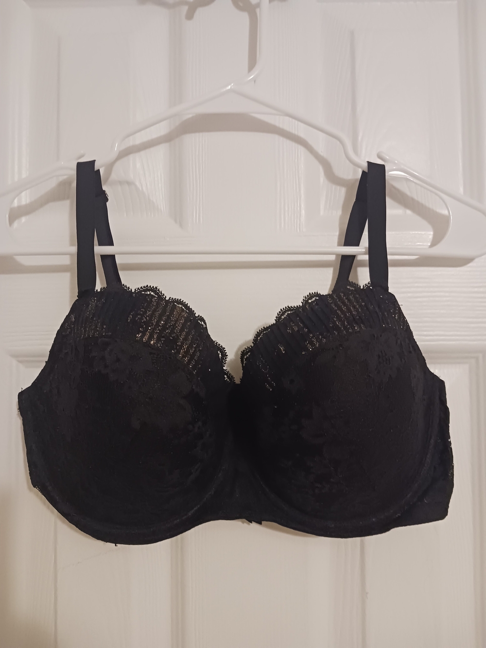 Victoria's Secret Dream Angels Black Lace Underwire Bra Metallic Cup 38DD